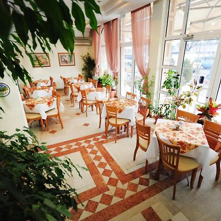 Vip Hotel Skopje - New Management 外观 照片