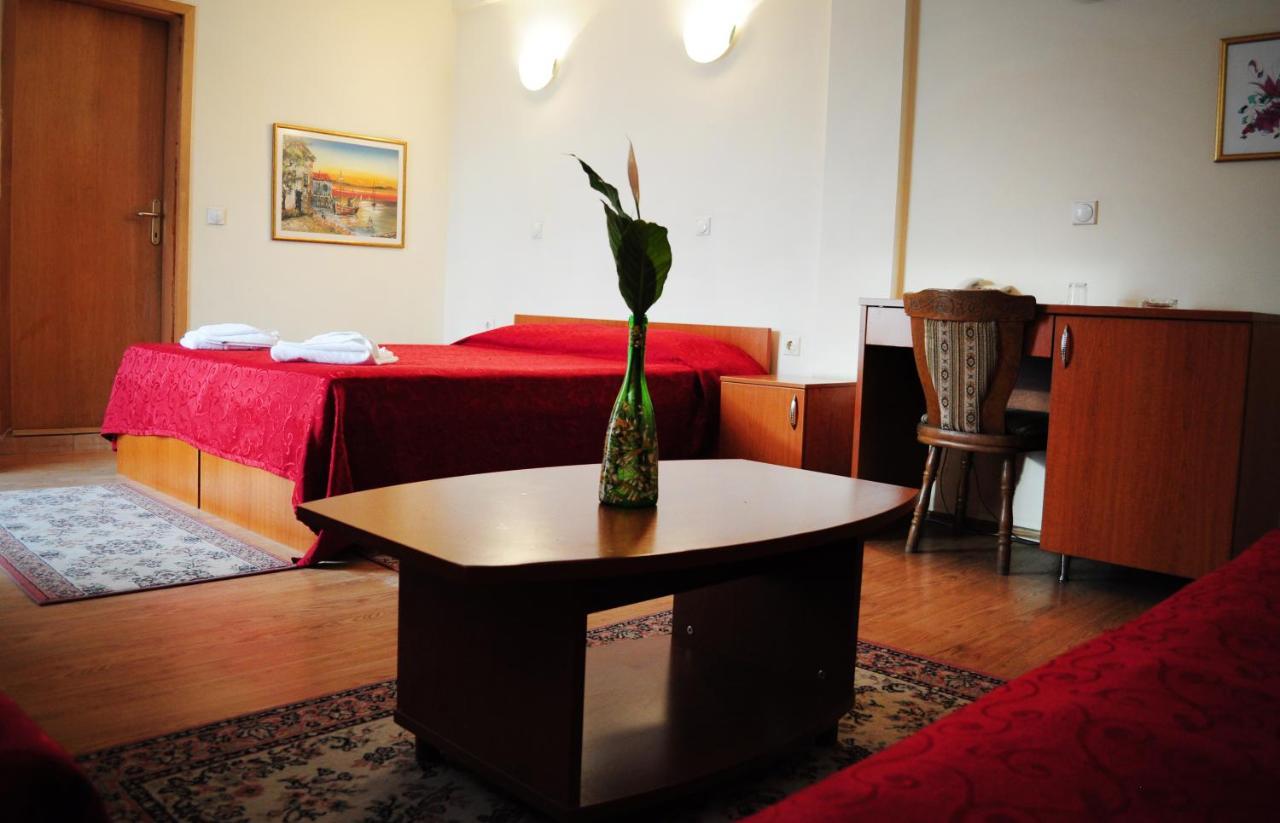 Vip Hotel Skopje - New Management 外观 照片