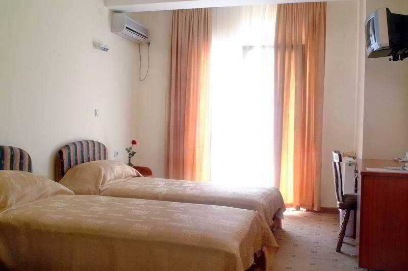 Vip Hotel Skopje - New Management 外观 照片