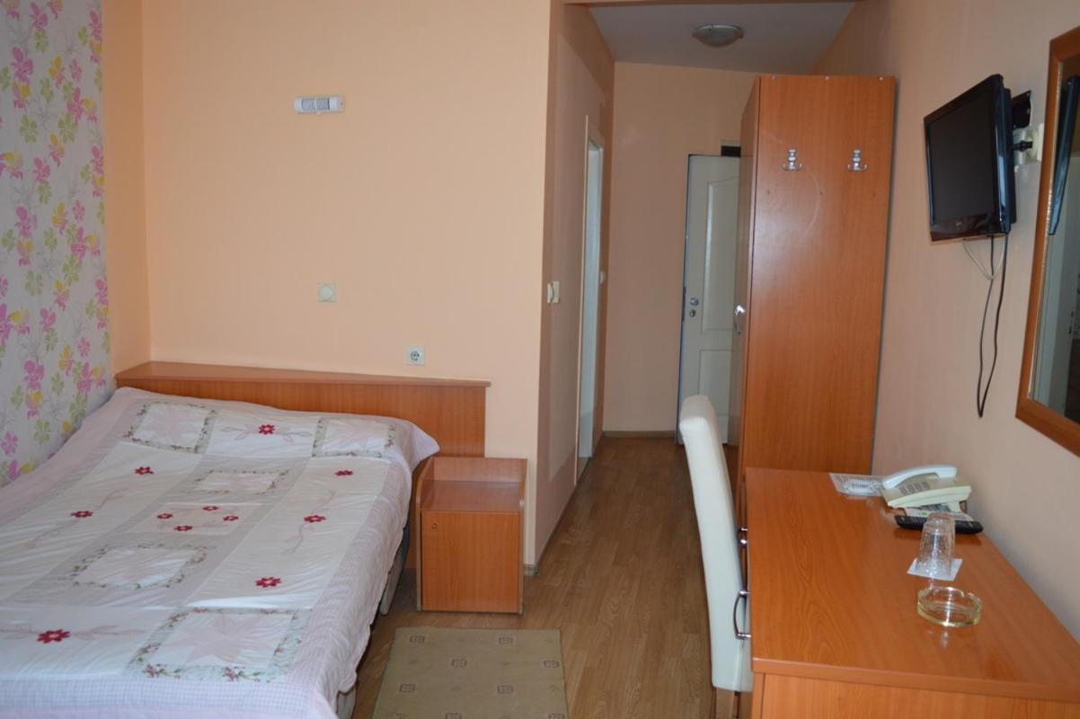 Vip Hotel Skopje - New Management 外观 照片